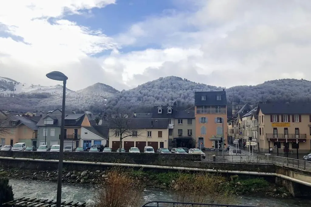Apartment Appartement Plein Sud Au Rdc Avec Terrasse Et Parking Bagneres-de-Bigorre