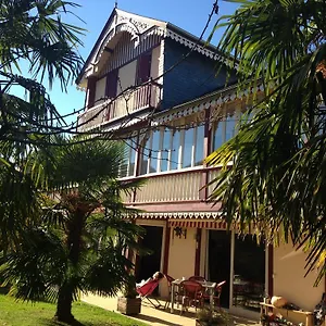 Des Palmiers Bed & Breakfast